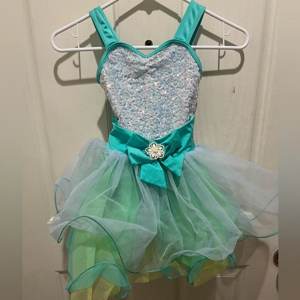 Weissman change the world‎ dance costume
